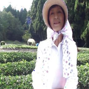 Mature Woman Who Runs a Tea Plantation in Shizuoka, Decides to Appear Av a Few Years Ago