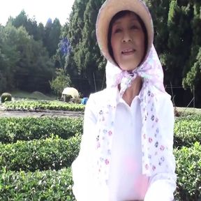 Mature Woman Who Runs a Tea Plantation in Shizuoka, Decides to Appear Av a Few Years Ago