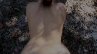 Jedi Girl Cosplayer strippar och onanerar i skogen