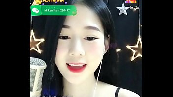 Hotgirk Kiều Anh livevstream tr&ecirc_n Uplive