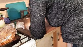 I stealthily self-fuck to avoid my stepmom's discovery of my lesbian desires