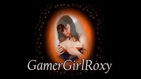 Gamer girl Roxy footjob with ten inch dildo