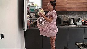 Big pregnant woman (1920x1080 HD) MP4