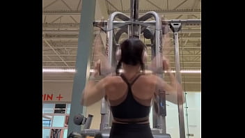 Lat Pull-Downs Improves Upper Body Strength evansfitnessclub Augusta, Georgia #latpulldown #latpulldowns #back #bac ...