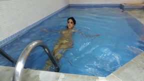 a safada chegou ja foi mostrando que ja tava sem calcinha, pronta pro abate