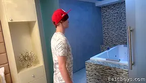 Worshiping Feet, Grinding Hard—Antony Carters Steamy Solo Session – EastBoys