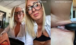 LeoniePur's Intense Orgasm Escalation During Lunch Break with Dildo Play