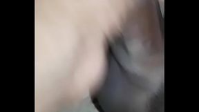 Donado exibindo e batendo uma