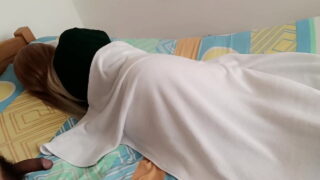 شابان كولومبيان وسيمان، ابنة زوجة الأب، يتعرضان لاختراق شرجي عنيف وقذف داخلي.