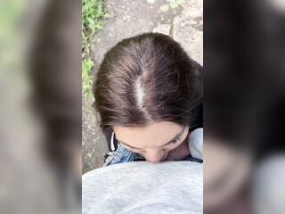 Фанат встретил и трахнул меня в лесу. С разговорами