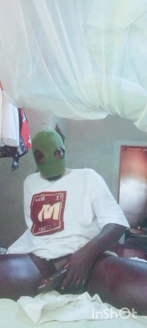 Black African Mandingo Shows How to Cum in 7 Minutes When You Have a BBC