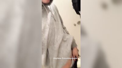 Teen boy jerk off Random guy in the public toilet understall and make him cum