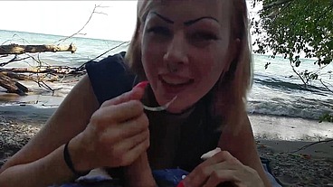 Kinky Hikers: Lake Erie Beach Public Blowjob