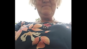 Oma zonder slipje
