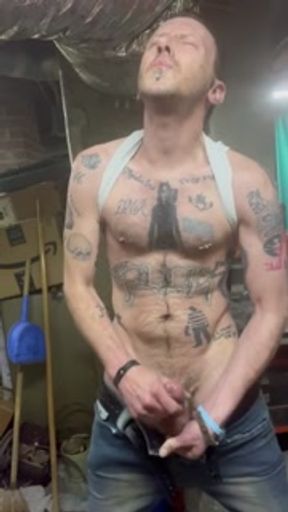 Beermunkie hot white trash smoker jerks his big cock while smoking