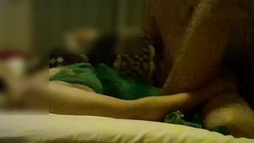 セクシーランジェリーを着た人妻との秘密のセックス