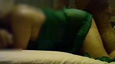 セクシーランジェリーを着た人妻との秘密のセックス