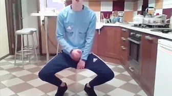 Solo Twink Masturbates and Cums on Webcam