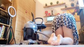 Italian milf vacuums the whole floor of the room and shows you her shapes and dirty feet 1080HD