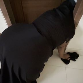 Dogystyle Fucking A Hijabi Muslim Maid In Hotel When She Stuck Inside Bathroom Doors - Anal Fuck In Arab Hotel