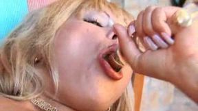 wet and puffy - blonde adrianna russo solo fun