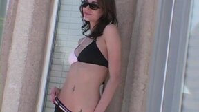 Pretty Taylor Hot with natural tits Photoshoot
