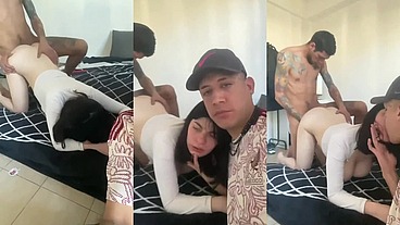 Trio con joven pareja de fans de Argentina