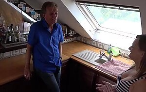 Stiefvater (50 ) fickt meine nasse muschi zum ersten mal