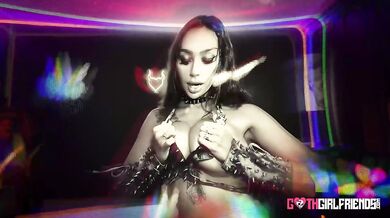 Alluring Gothic Sisi Rose Pussy Craves Cock's Special Care