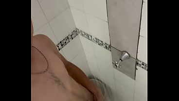 Te ba&ntilde_as conmigo?