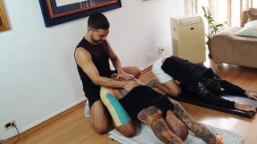 professor de yoga e os alunos tarados