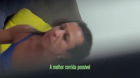 hotwife seduziu o moto uber deixou ele fuder sua buceta e cuzinho enquanto o corno estava escondido. no final marido aparece e pega eles no flagra