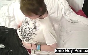 Cute emo guy alex phoenix, jacks his weenie in this