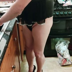 Sissy Maid Jayci has to work in the kitchen