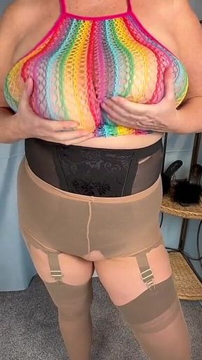 Vgq14 Aunty Sandra Layered up Again