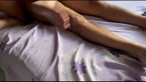 Bati uma punheta e depois sentei em cima