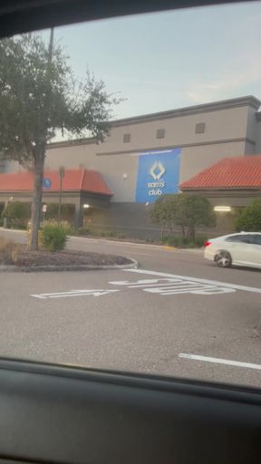 Public masturbation at Sam&#039;s in front parking lot