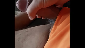 Ladysilva de pau duro alisando no pe