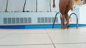 Na piscina se casa relaxamento