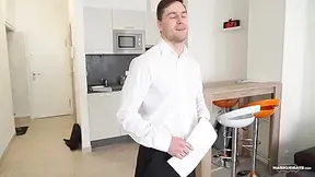 Realtor Disrobes For Cash