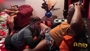 Amigos se esquentam antes do show de lady gaga PARTE 1