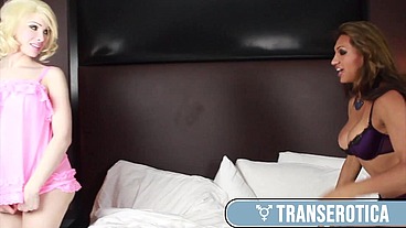 TS Brunette Jessy Dubai Is Screwing Blonde Beauty Sarina Valentina!
