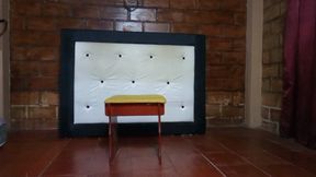 Roxan with bare feet and crossed legs (3)