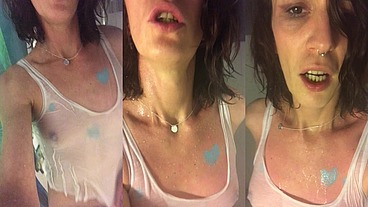 Une douche tellement chaude !! Rejoins moi en devenant Fan