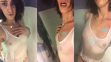 Une douche tellement chaude !! Rejoins moi en devenant Fan