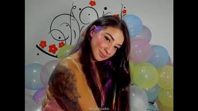 game loonergirl in big bed (game 100 balloon 12 burbble)