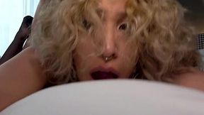 German MILF slut gets her wet pussy broke by an inked stud on the bed