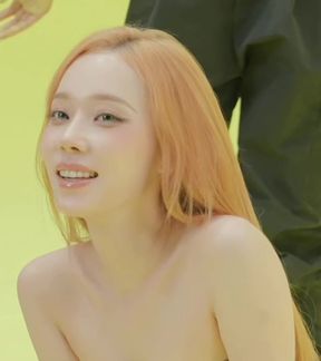 K-pop starlet showcases her cute looks in a steamy scene