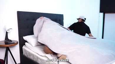 Huge Ass Stepmom Shares Hotel Bed Gets Stepson Creampie