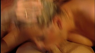 Geschäftspartner gefickt um Deal zu bekommen - Mandy Bright